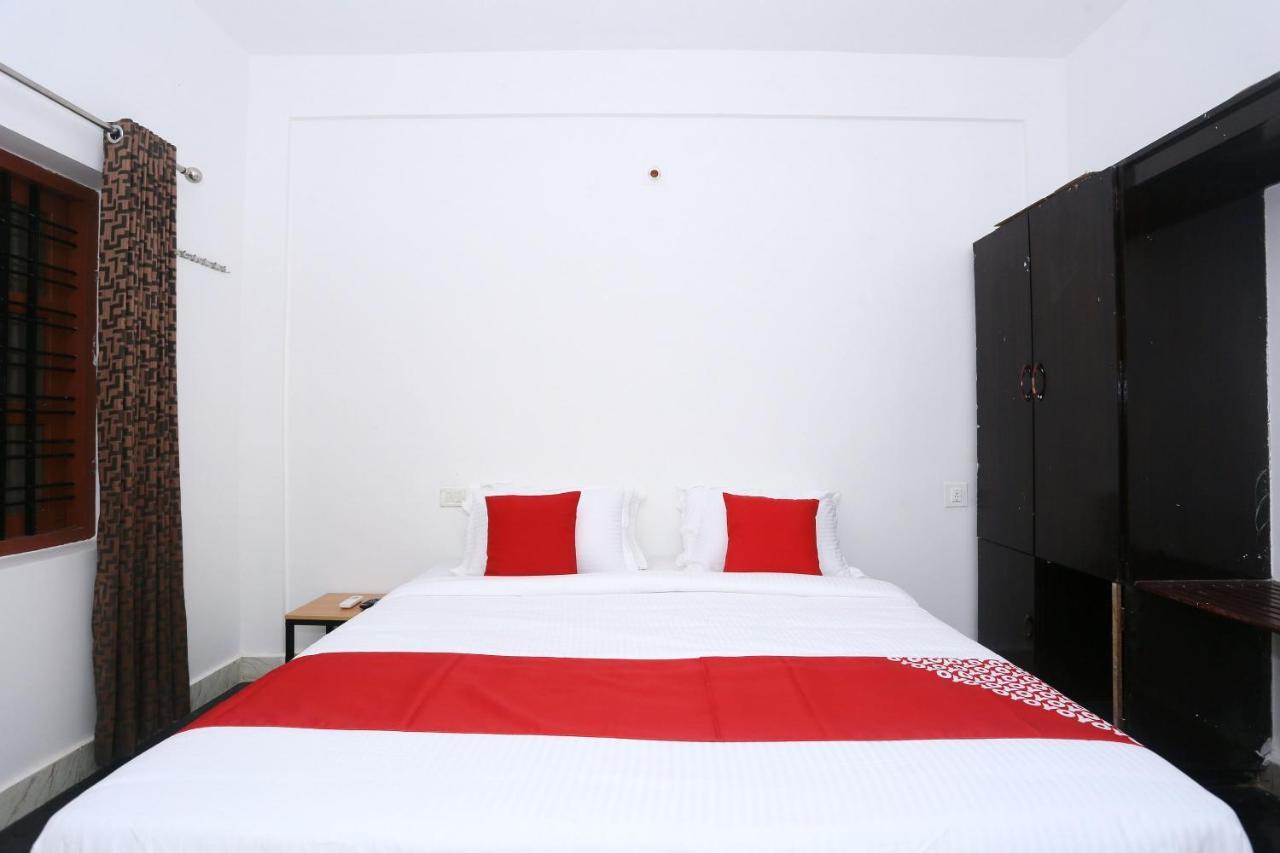 Oyo Flagship Kaveri Tourist Home Guruvāyūr Extérieur photo