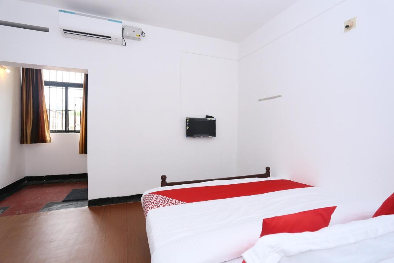 Oyo Flagship Kaveri Tourist Home Guruvāyūr Extérieur photo