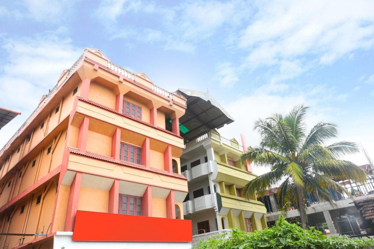 Oyo Flagship Kaveri Tourist Home Guruvāyūr Extérieur photo